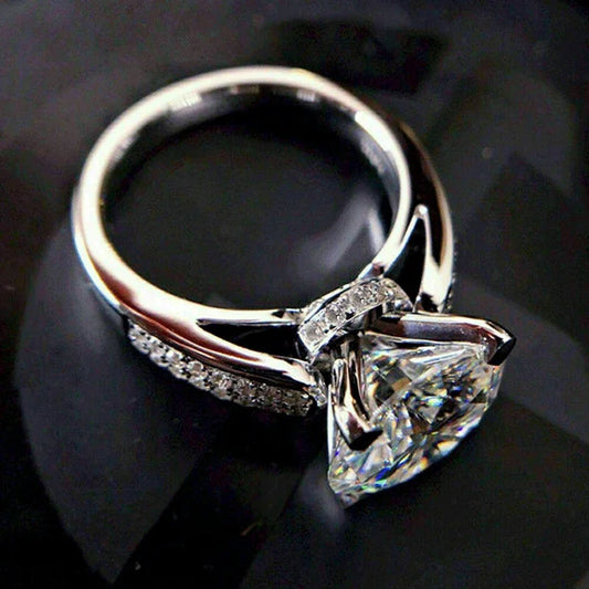 Oveep Classic Engagement Ring with Brilliant Cubic Zirconia